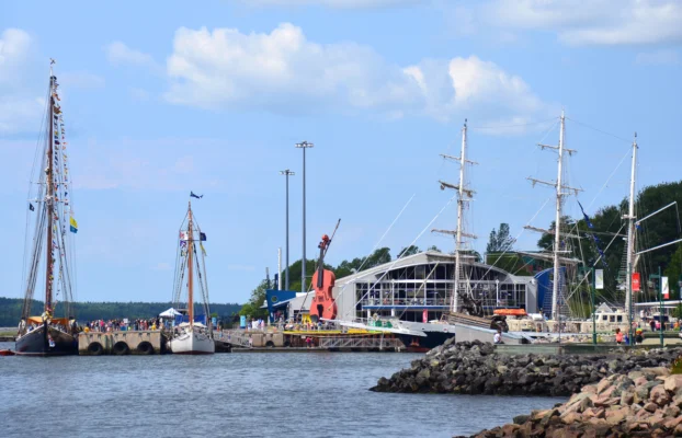 New icebreakers to dock in Sydney